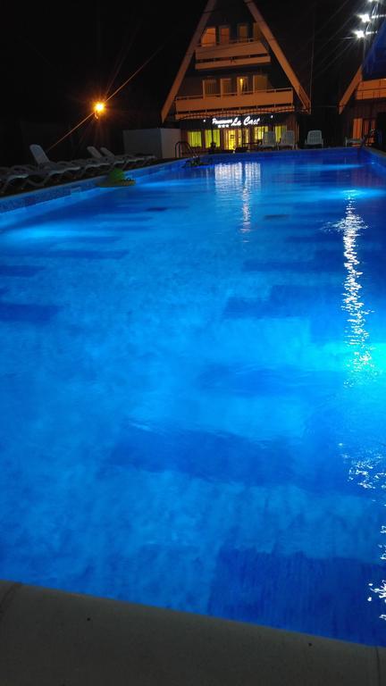 Pensiunea La Castel - Piscina Incalzita Costinesti Exterior photo